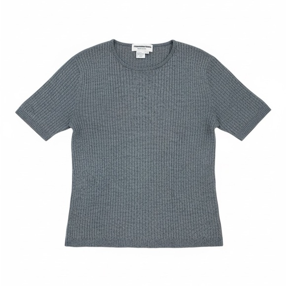 3/$15 Gray Silk Short Sleeve Ribbed Top - Picture 1 of 1